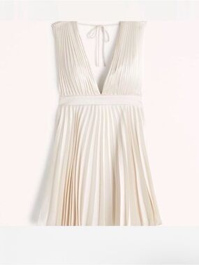 New!! Abercrombie & Fitch Pleated Mini Dress in white